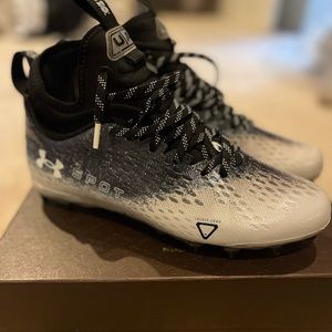 Men's UA Spotlight Franchise RM 2.0 Football Cleats Brand New